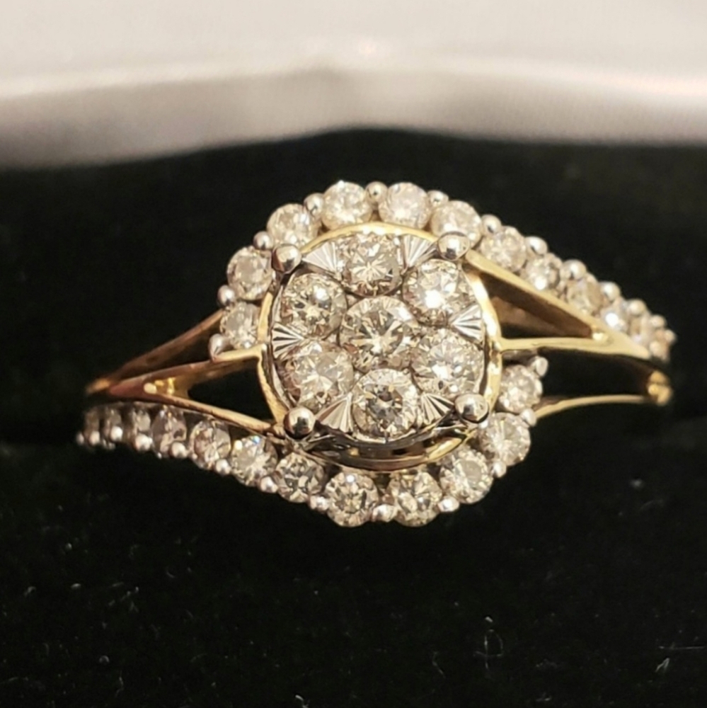 Dazzling 1Ctt diamonds wedding ring 10k Gold